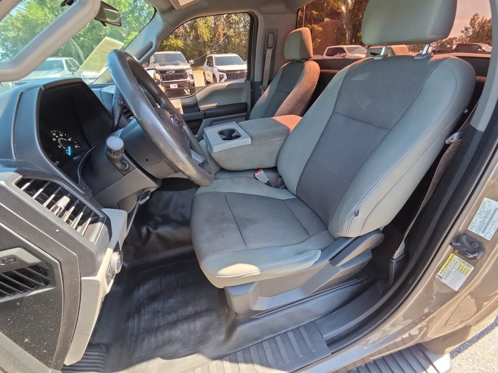 Used 2020  Ford XL image 10