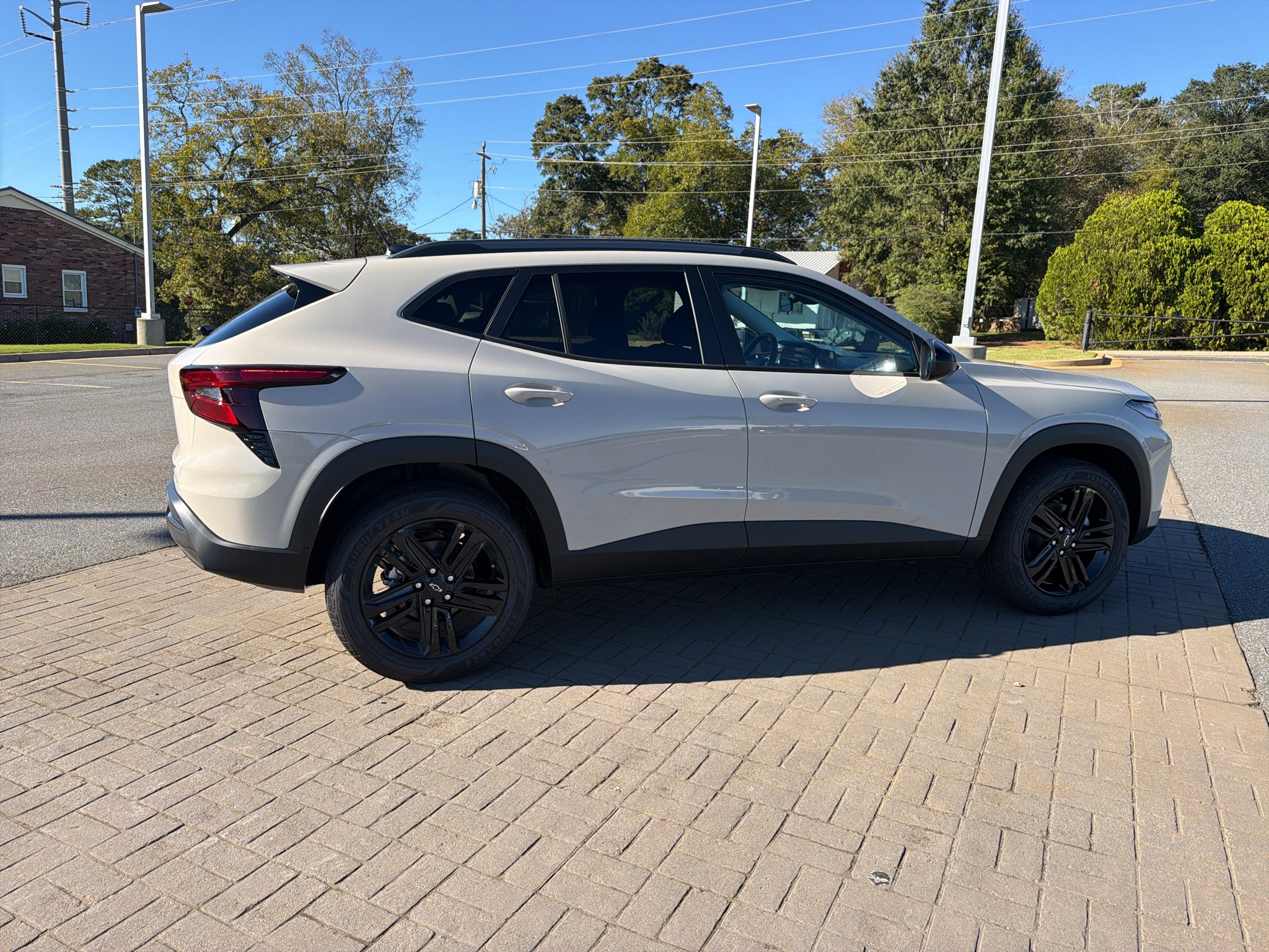 New 2026 White Sands Chevrolet ACTIV image 9