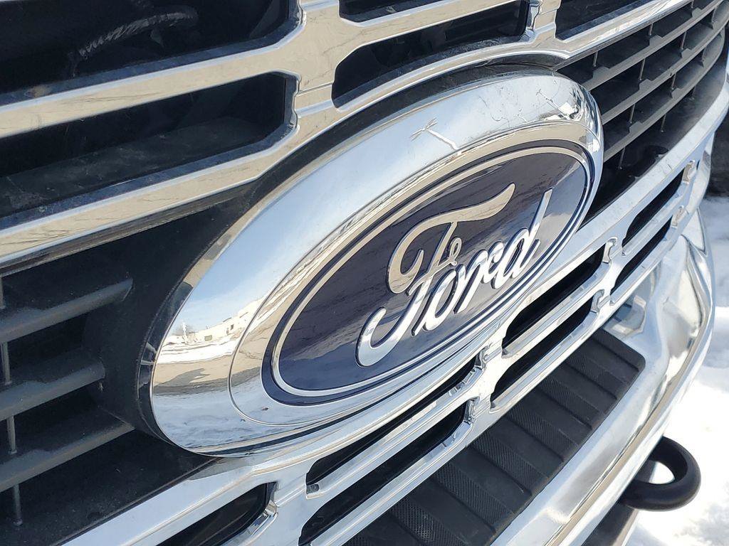 2025 Ford F-550 Super Duty Chassis Cab XL - Photo 31