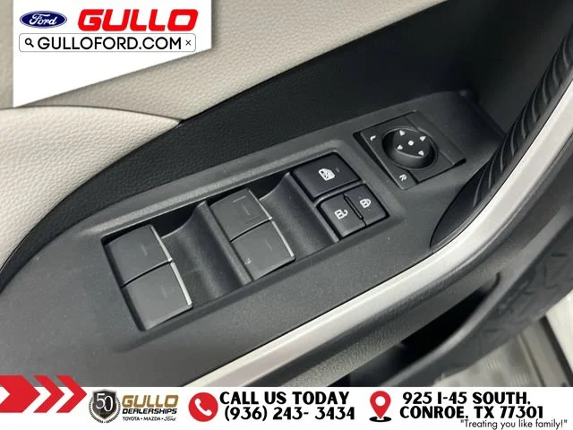 Used 2025 Ice Toyota XLE image 20