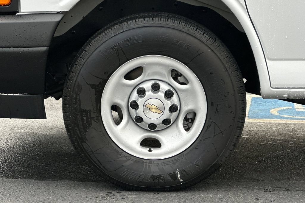 2025 Chevrolet Express Cargo Work Van - Photo 23