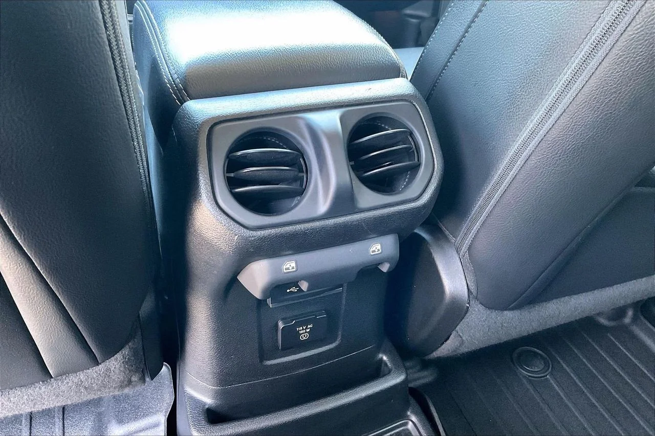 Certified Used 2018 Silver Jeep Sahara image 17