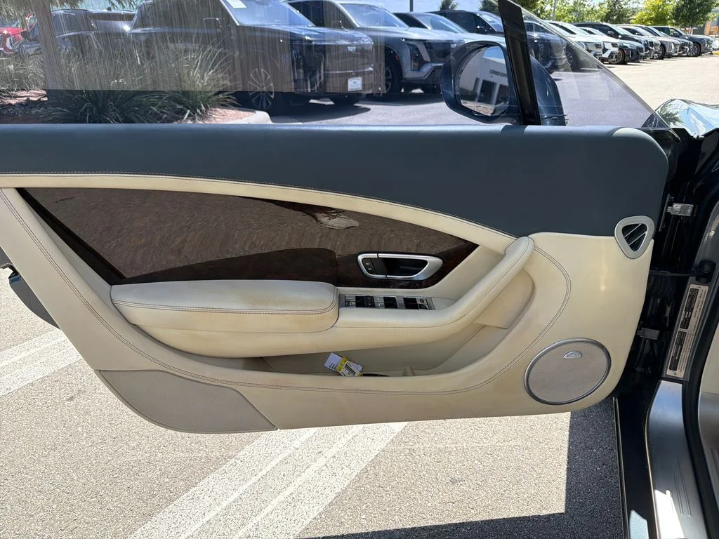Used 2012  Bentley Base image 18