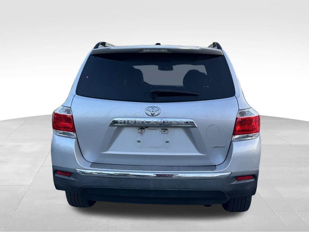 Used 2013 Silver Toyota Limited image 5