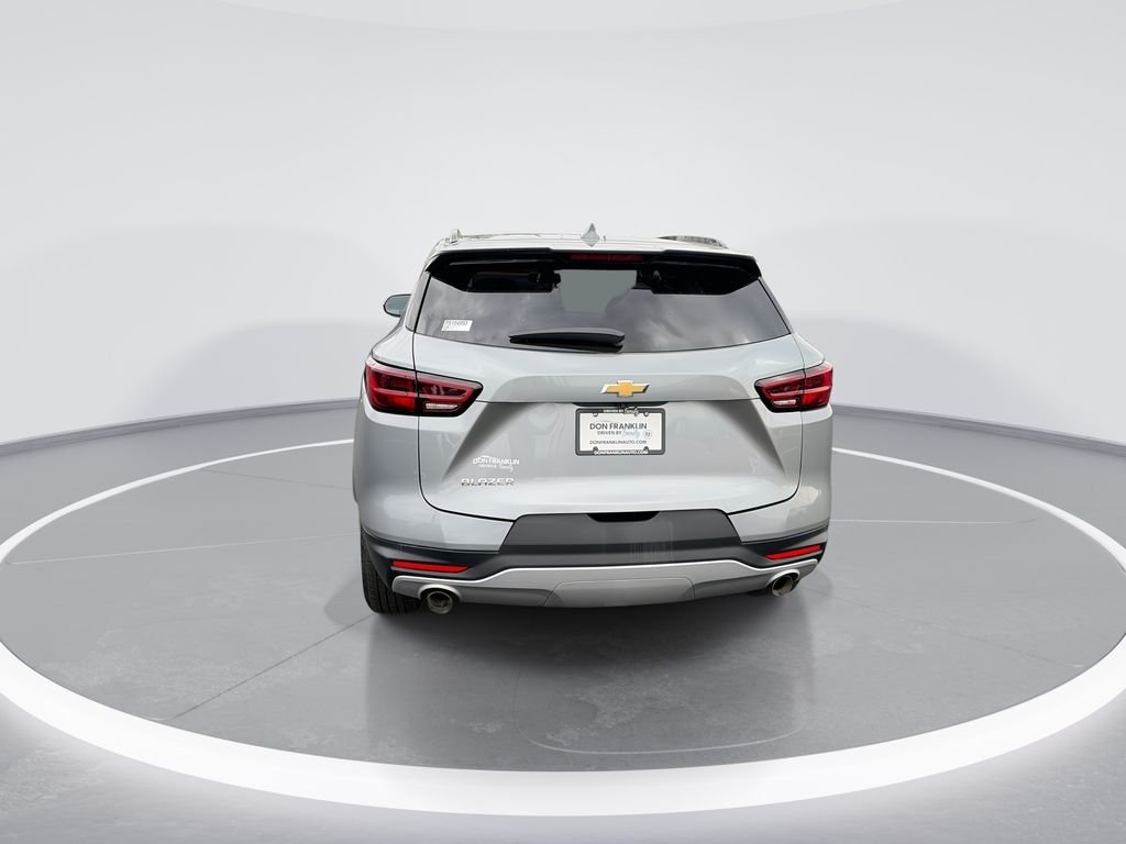Used 2023 Gray Chevrolet LT image 7
