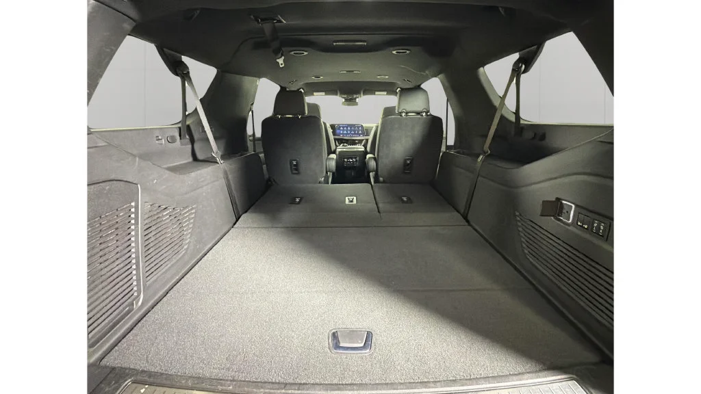 Used 2025 Black Chevrolet Premier image 33