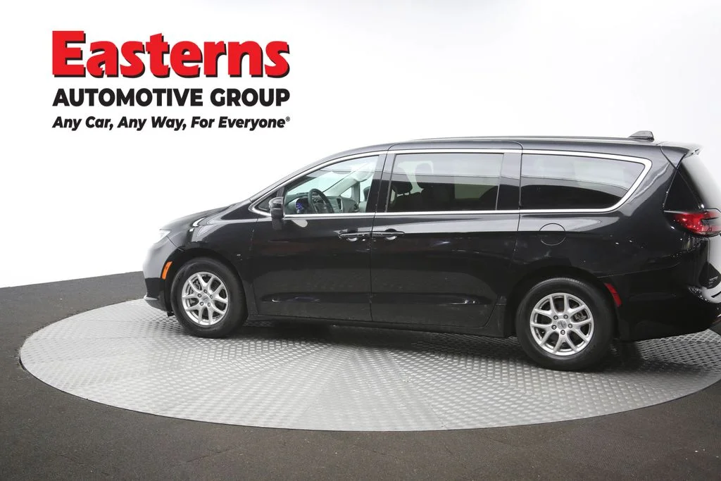 Used 2023 Black Chrysler Touring L image 62