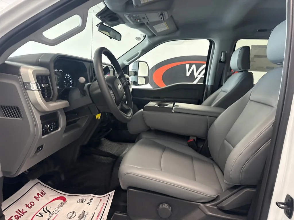 New 2027 Oxford White Ford F-350® XL image 10
