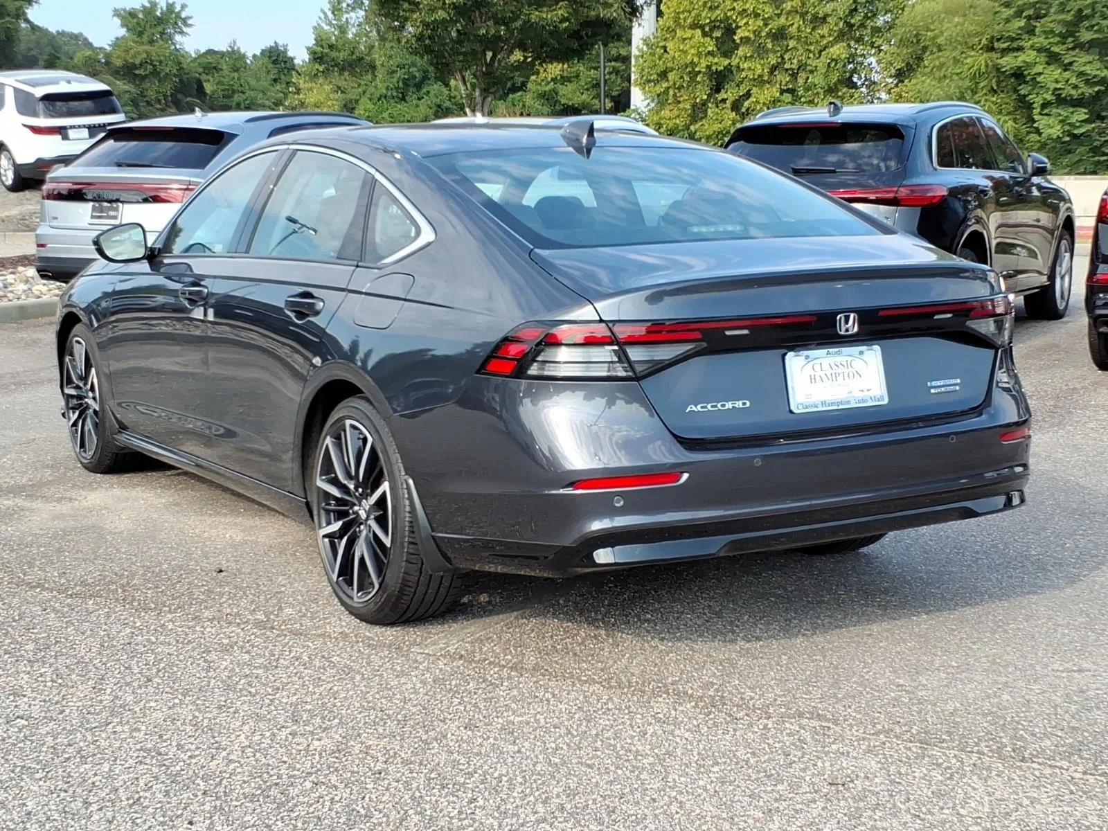 Used 2023 Meteorite Gray Metallic Honda Touring image 10