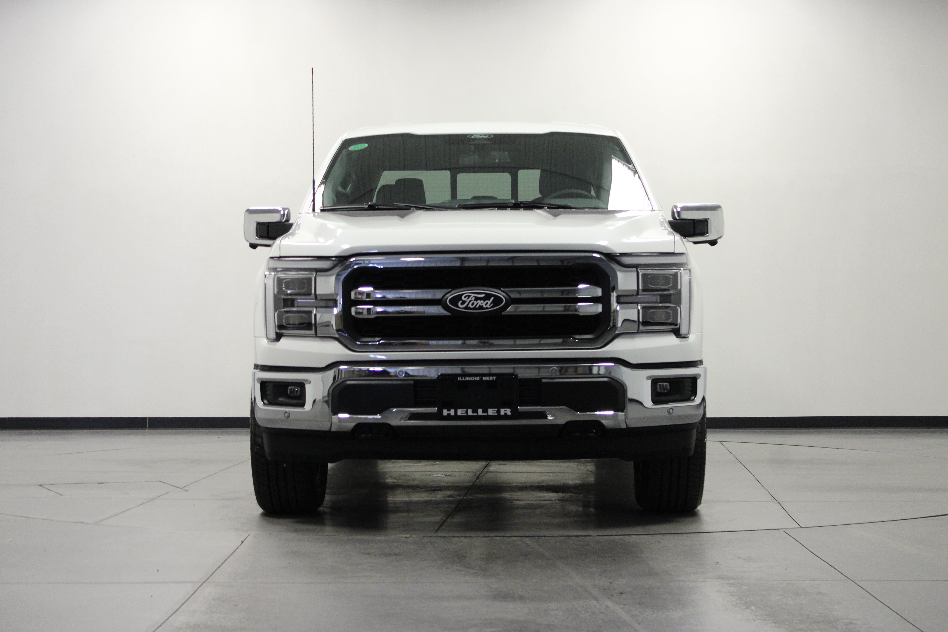 New 2026 Star White Metallic Tri-Coat Ford LARIAT image 9