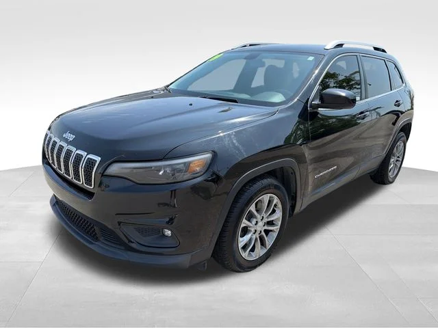 Used 2019 Black Jeep Latitude Plus image 3