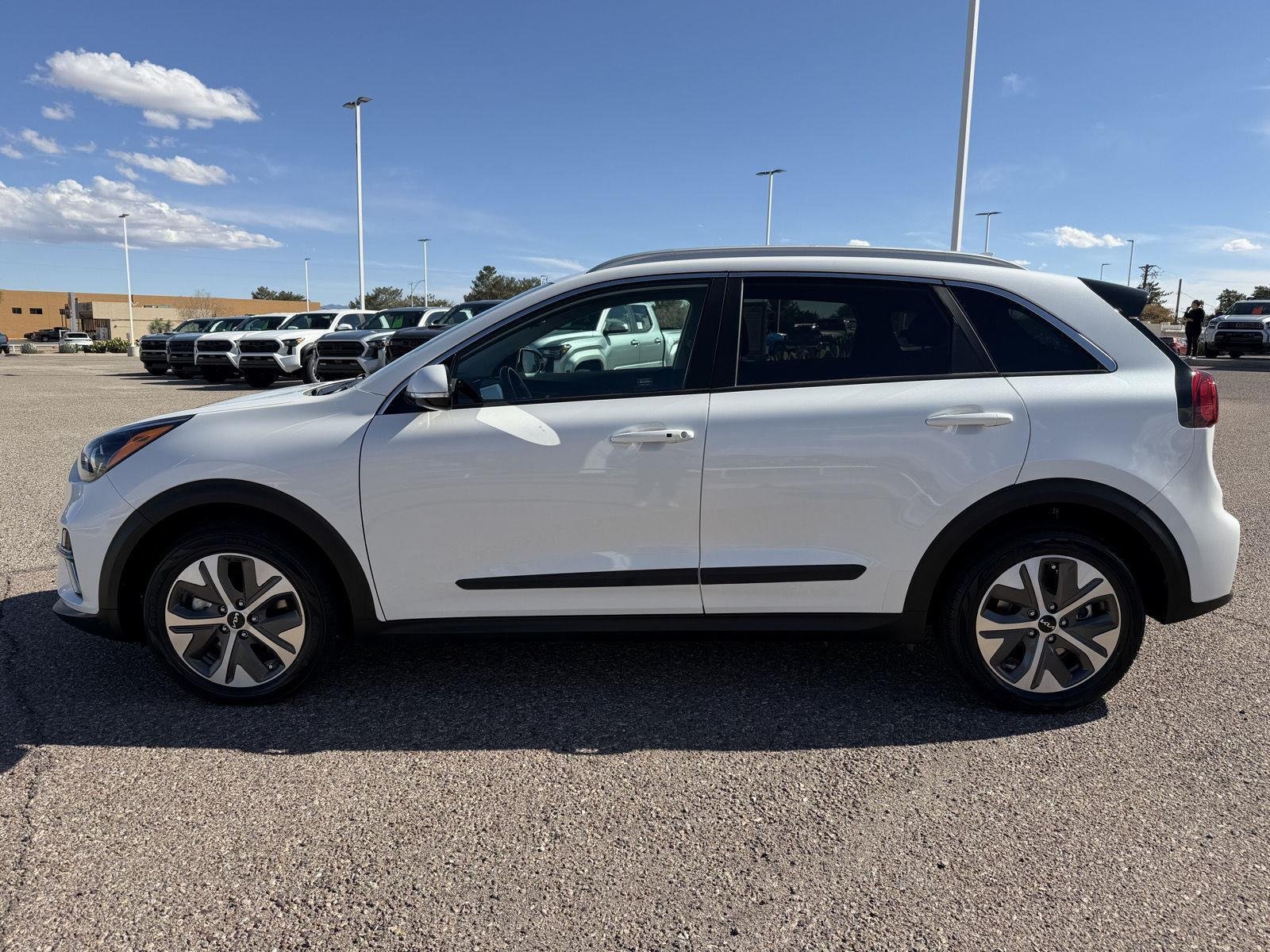 Used 2022 Kia Niro EX Premium with VIN KNDCE3LG8N5141160 for sale in Sierra Vista, AZ