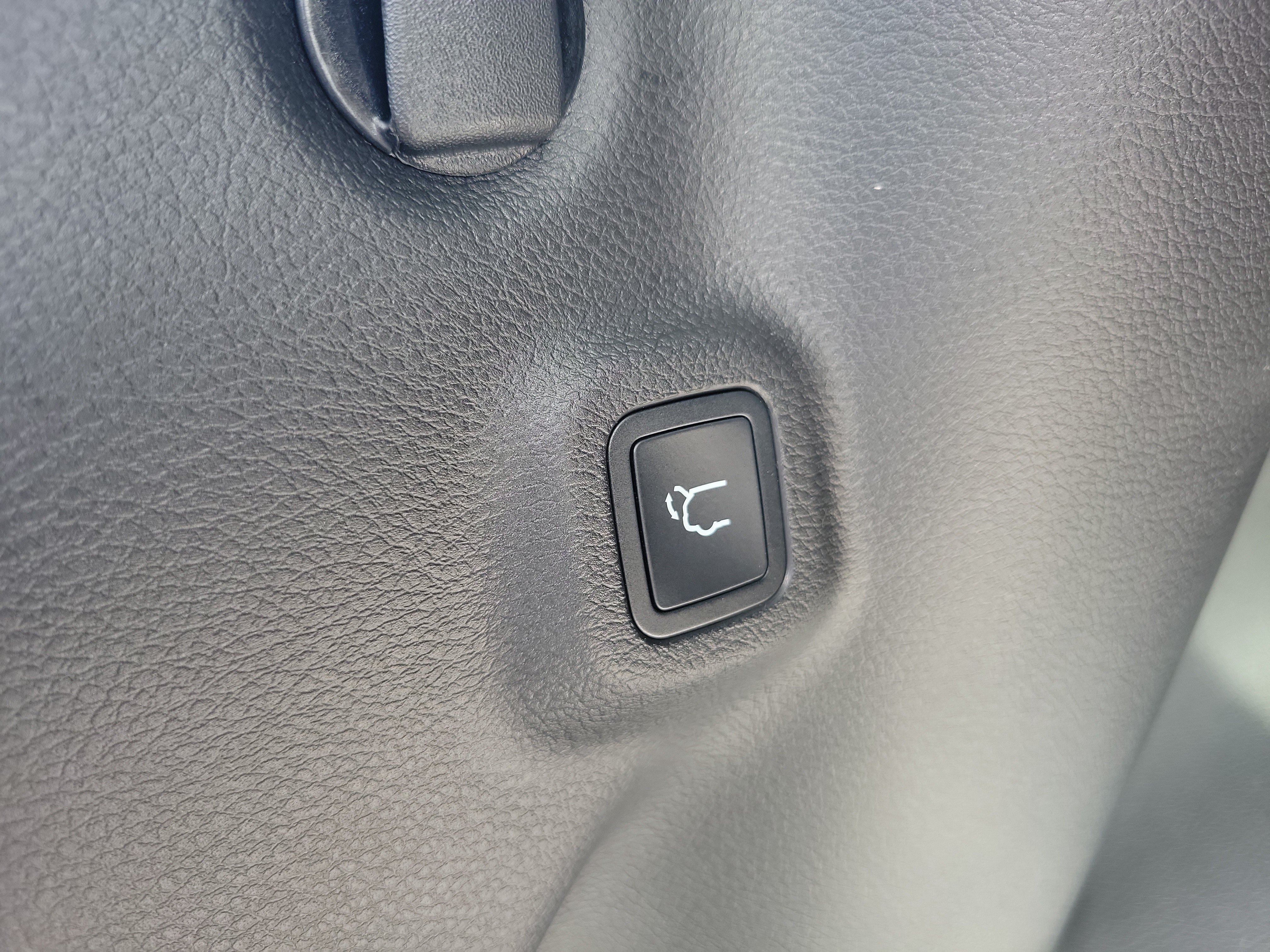 New 2026 Fathom Blue Pearl Coat Jeep Latitude Altitude image 9