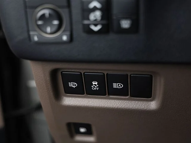 Used 2020 Silver Lexus 460 image 19
