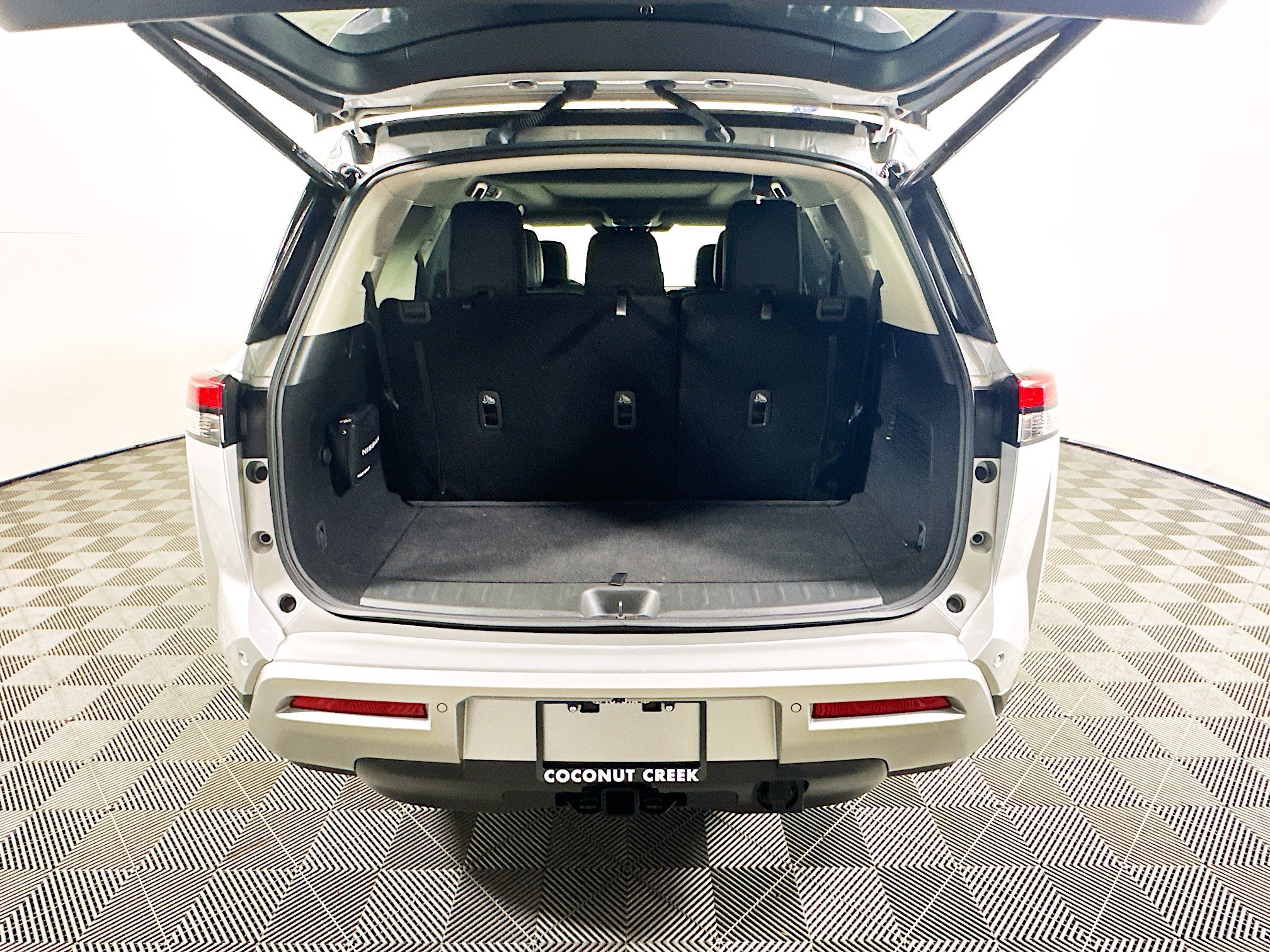 2024 Nissan Pathfinder Platinum - Photo 31