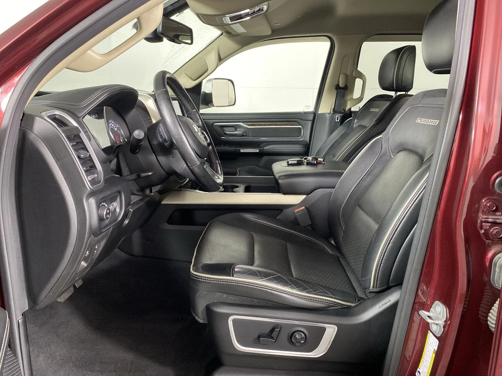 Used 2019 Delmonico Red Pearlcoat Ram Laramie image 11