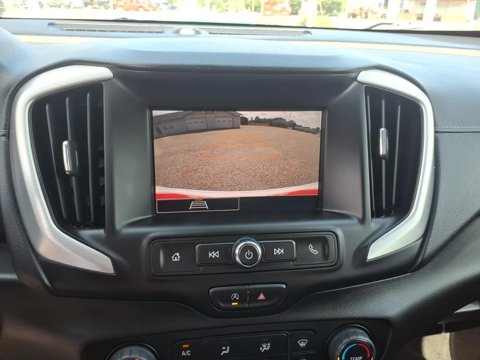 Used 2024 Summit White GMC SLE image 25