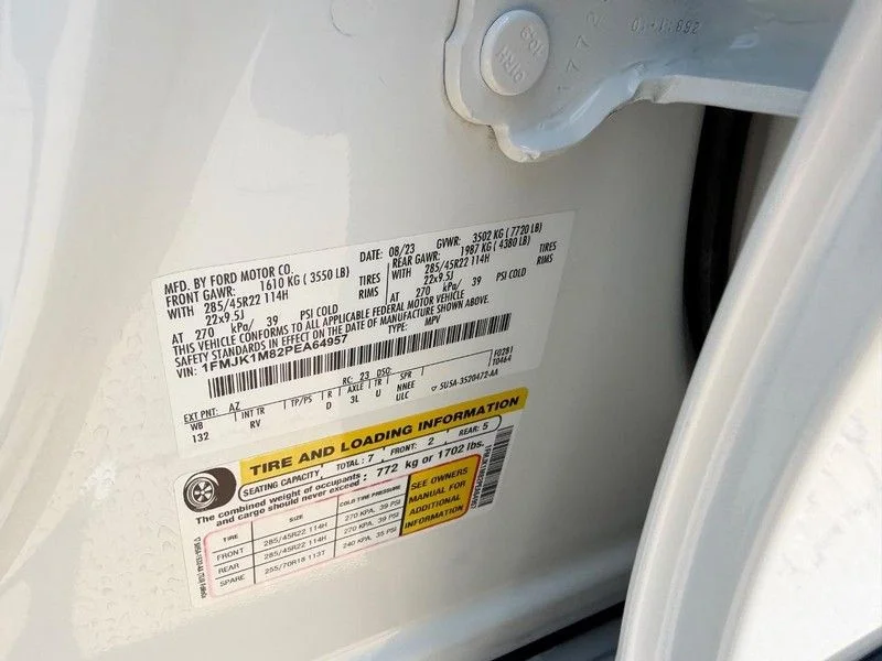 Used 2023 White Ford Platinum image 25