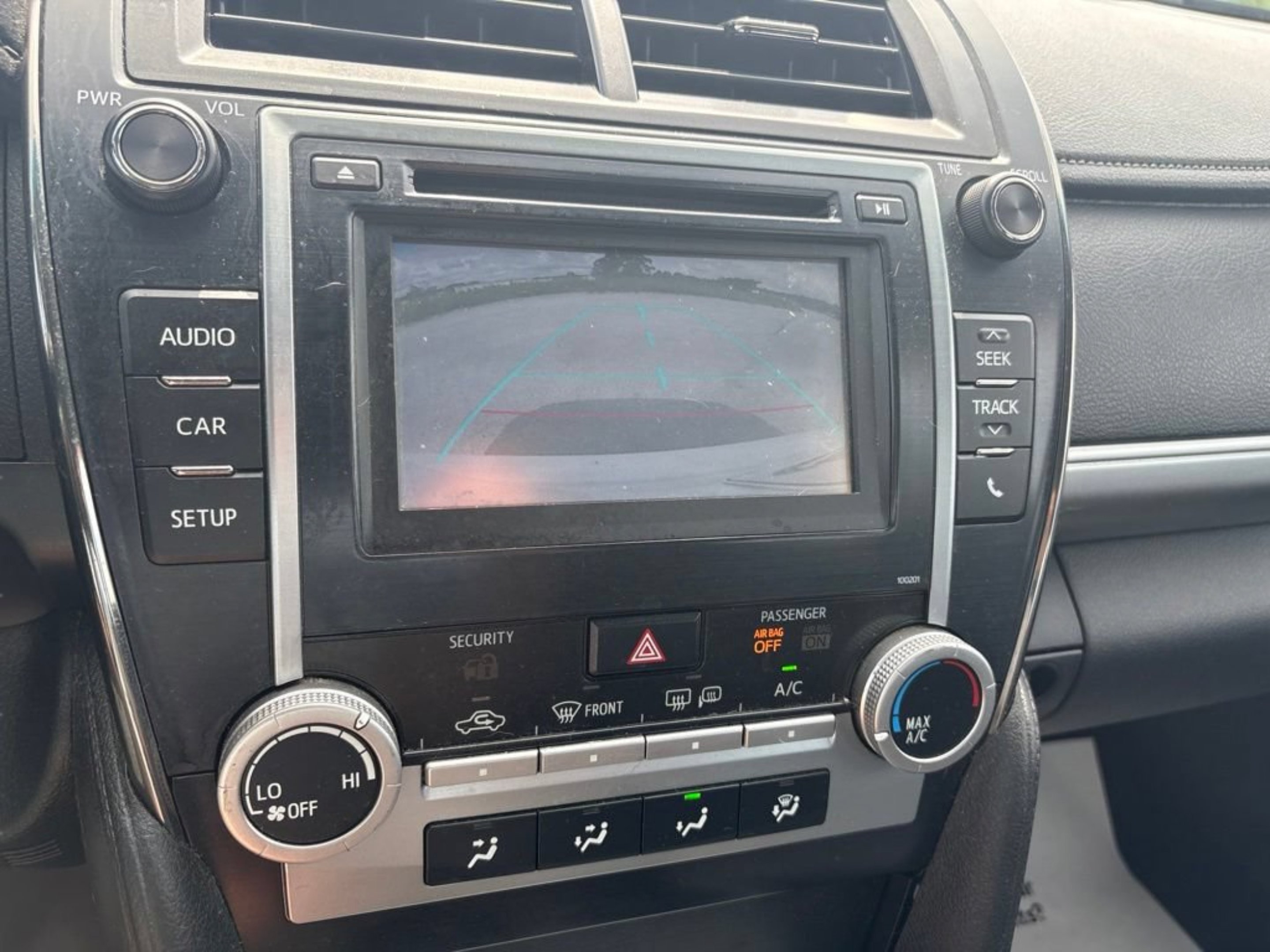 Used 2014 Super White Toyota SE image 11