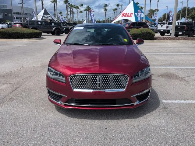 Used 2019 Red Lincoln Reserve image 9