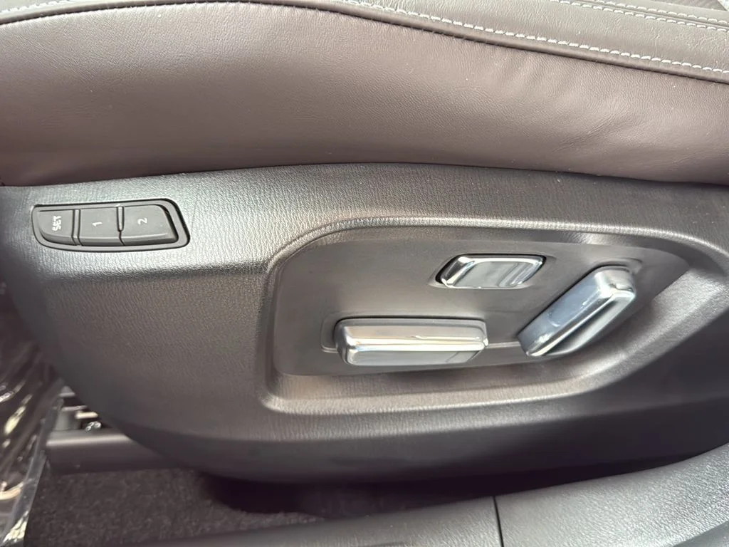 Used 2025 Gray Mazda 2.5 Turbo Signature image 32