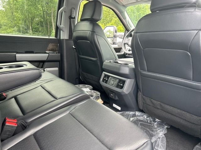 New 2026 Glacier Gray Metallic Tri-Coat Ford F-250® Lariat® image 15