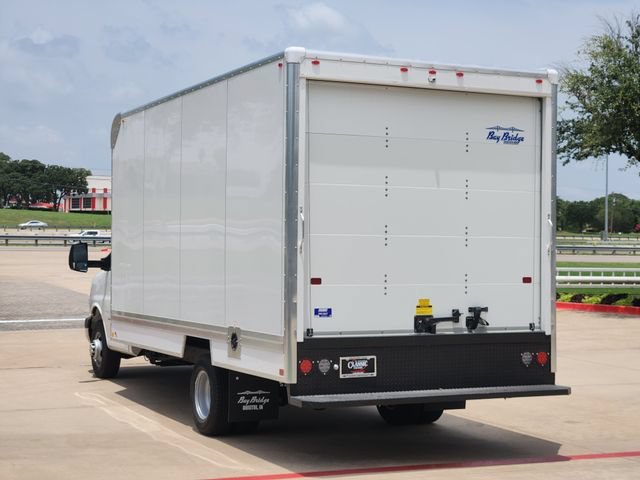 New 2026 Summit White Chevrolet 1WT image 3