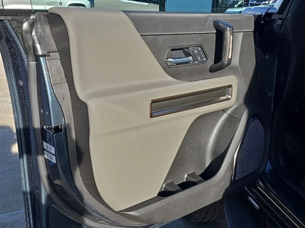 2025 GMC HUMMER EV 2X - Photo 10