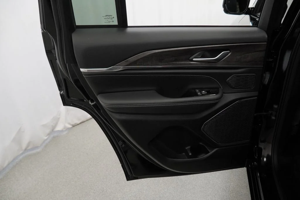 Used 2023 Black Jeep Overland image 44