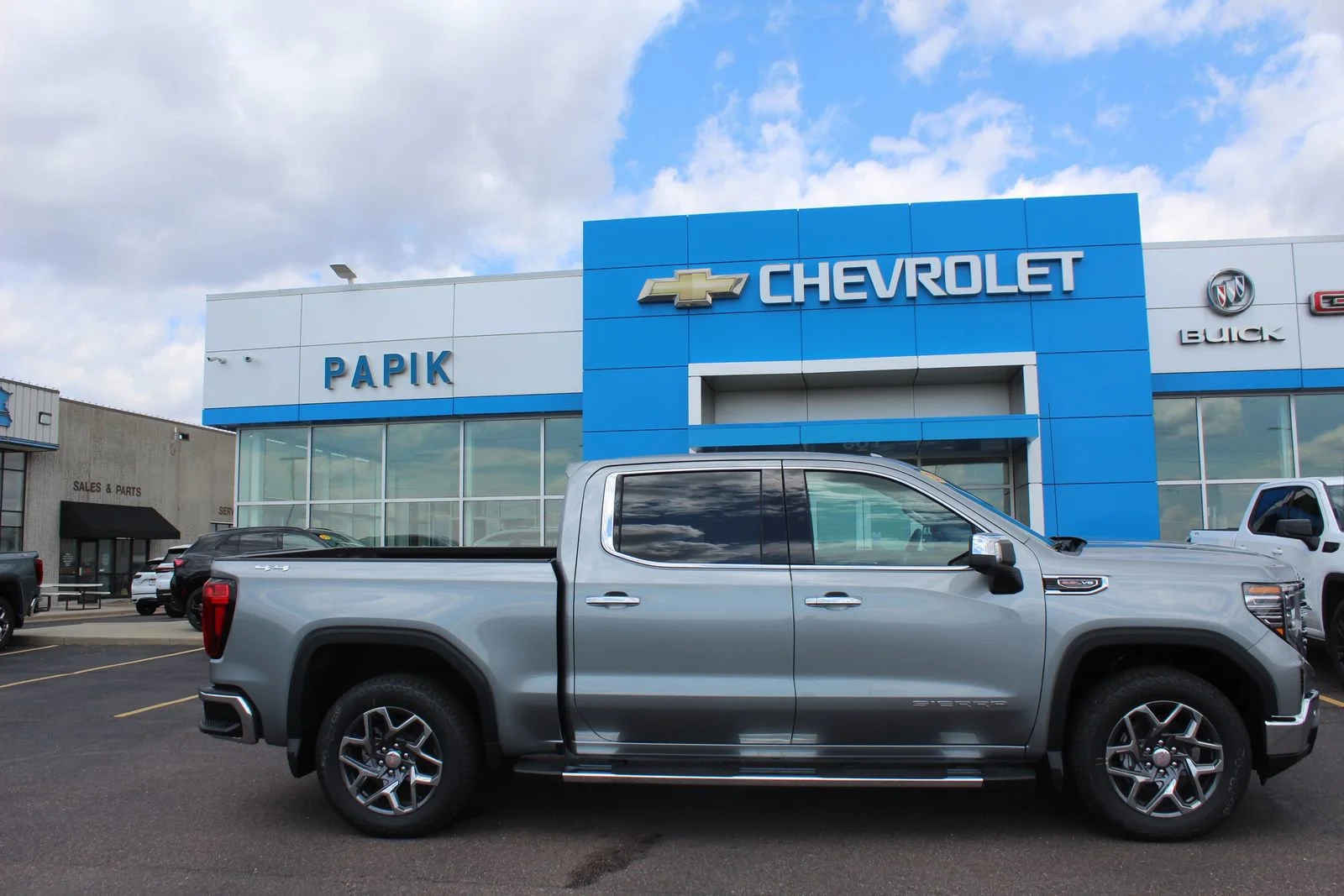 2026 GMC Sierra 4WD Crew Cab Short Box SLT's photo