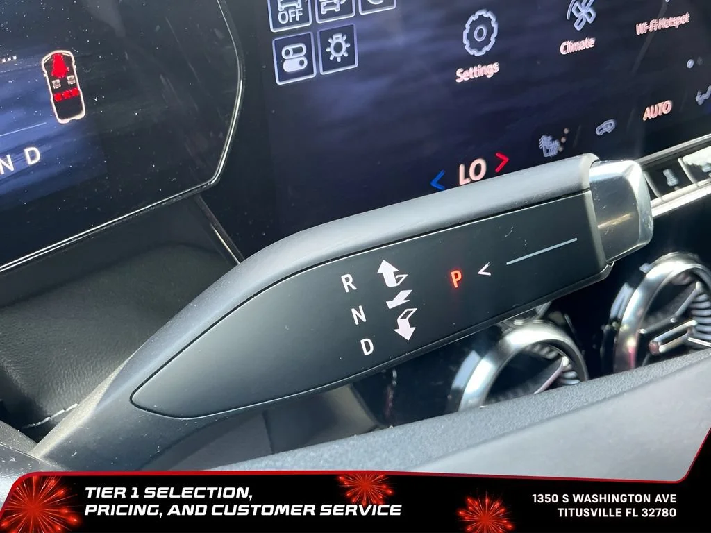 Used 2024 Summit White Chevrolet LT image 35