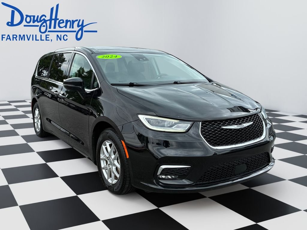 Used 2024 Black Chrysler Touring L image 7