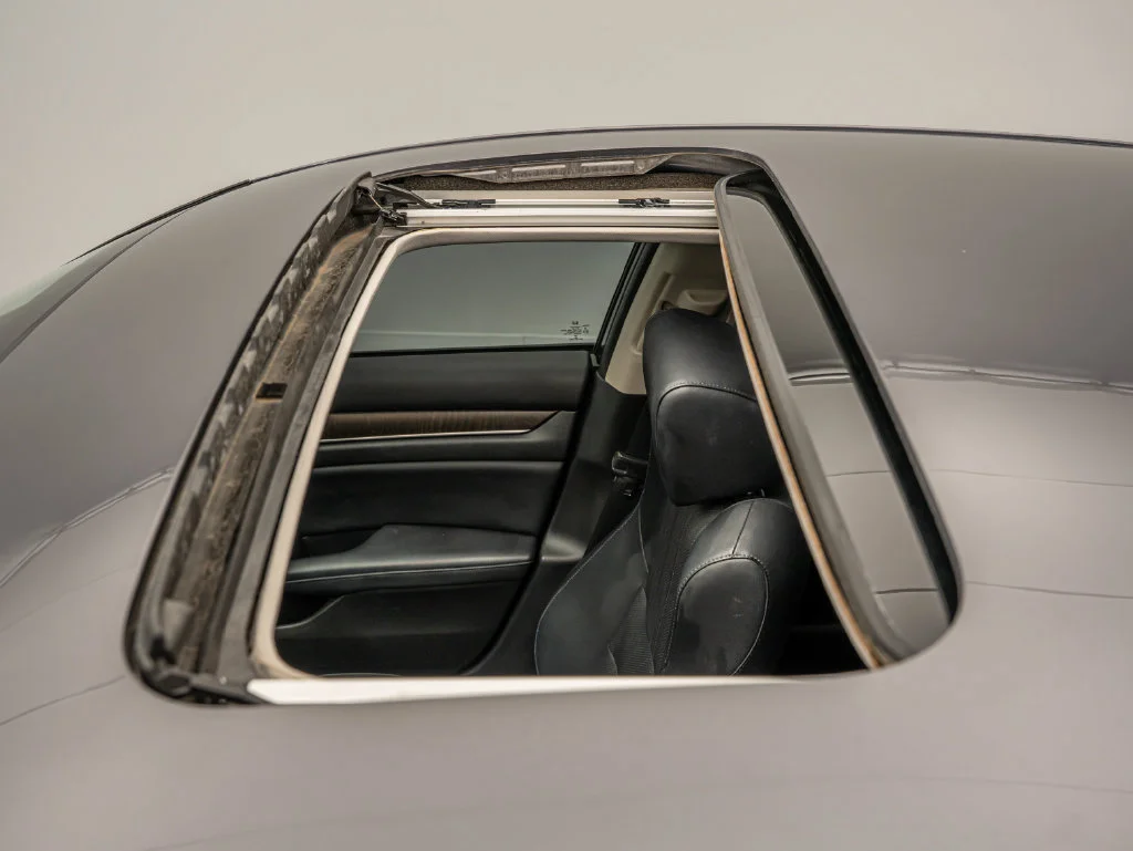 Used 2018 Gray Honda Touring image 14