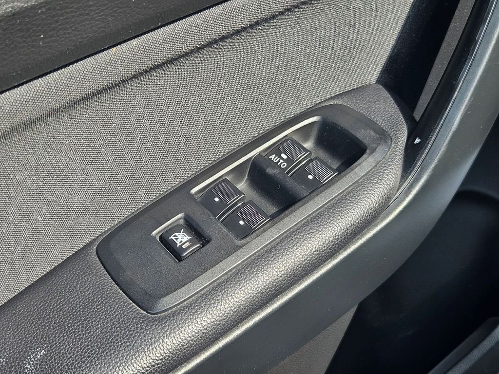 Used 2022 Oxford White Ford XLT image 11