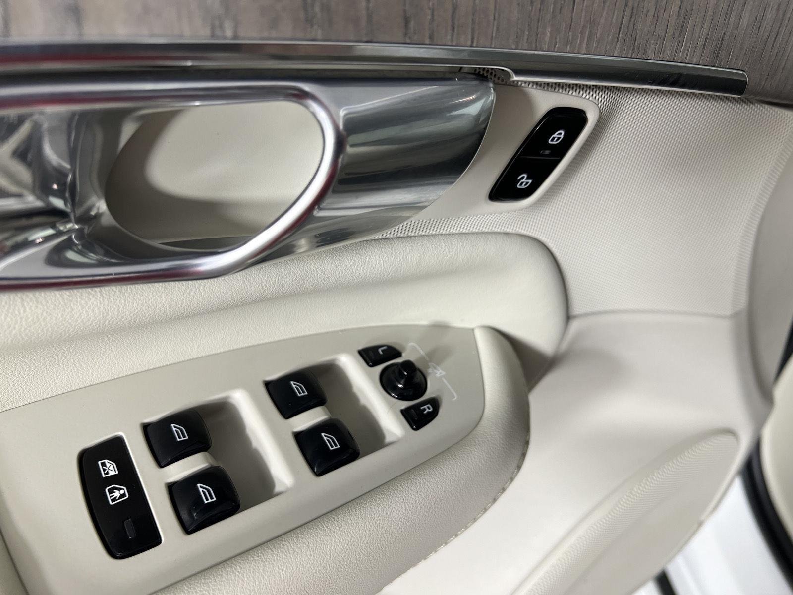 Used 2023 Crystal White Metallic Volvo Plus image 24