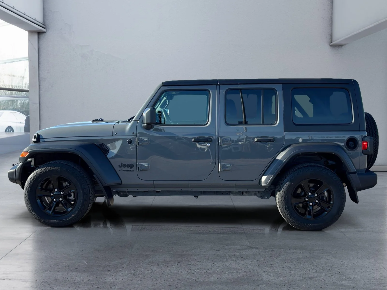Used 2022 Gray Jeep Unlimited Sport Altitude image 2