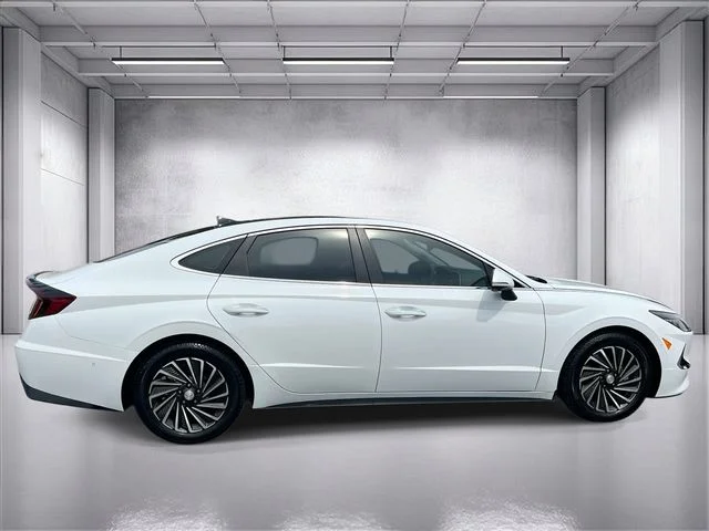 Used 2023 White Hyundai Limited image 2