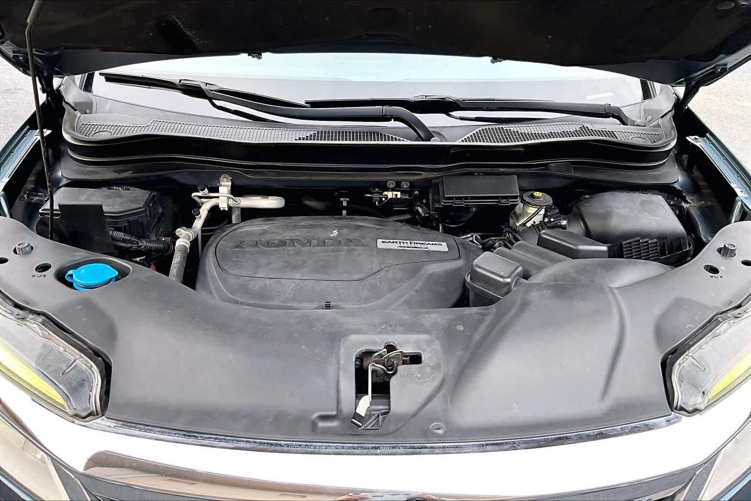 Used 2019 Steel Sapphire Metallic Honda Touring 8-Passenger image 32