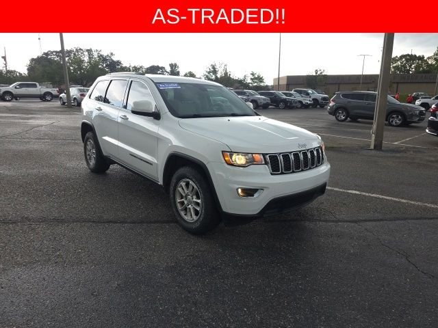 Used 2018 Bright White Clearcoat Jeep Laredo E image 1