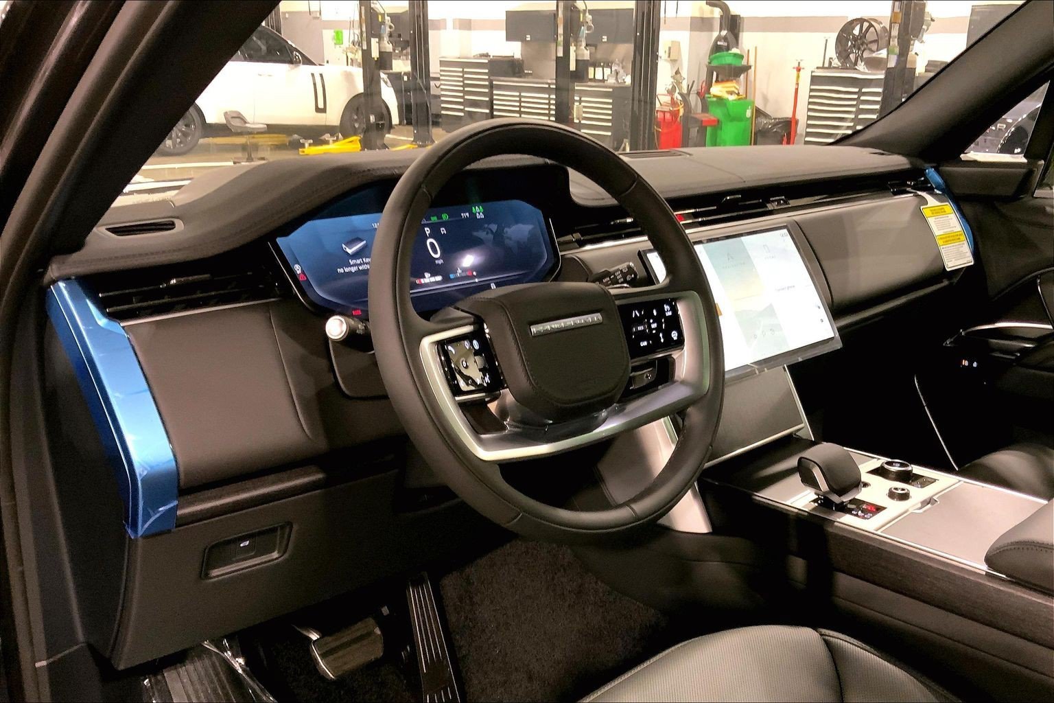 New 2027 Carpathian Grey Land Rover SE image 8