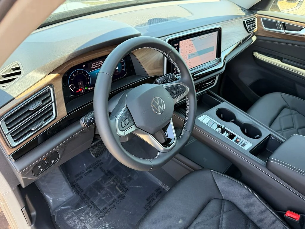 New 2026 Deep Black Pearl Volkswagen 2.0T SE image 11