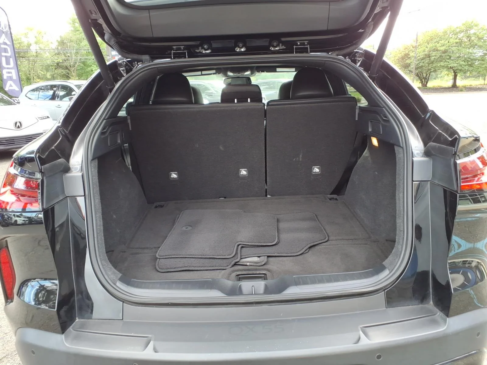 Used 2023 Black Obsidian INFINITI Luxe image 14