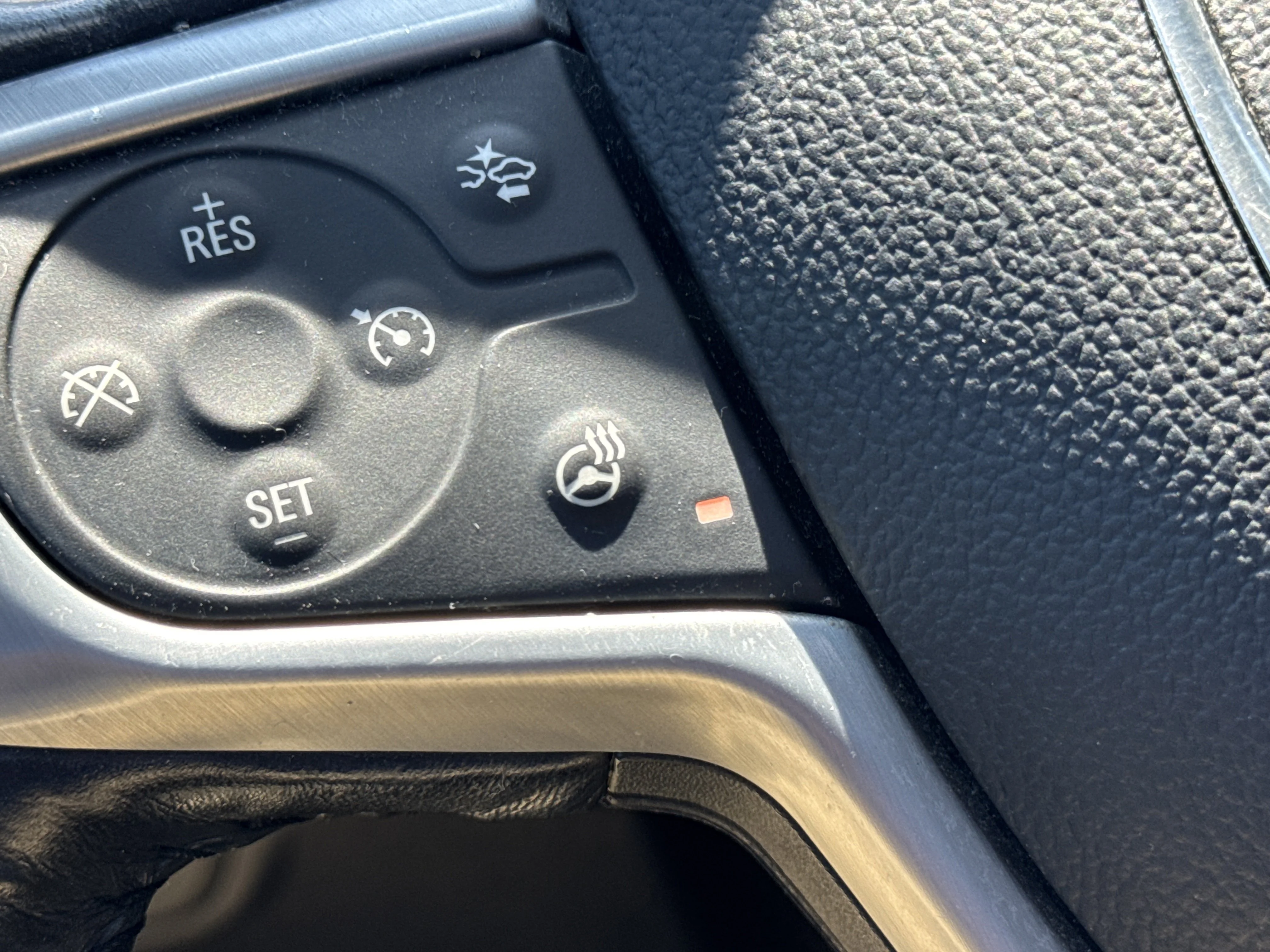 Used 2018 Summit White GMC SLT Diesel image 20