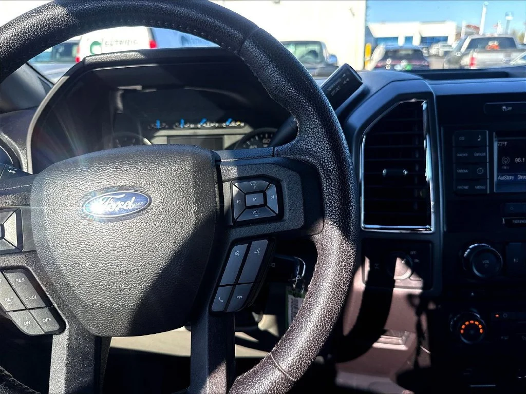 Used 2016 Blue Jeans Metallic Ford XLT image 18