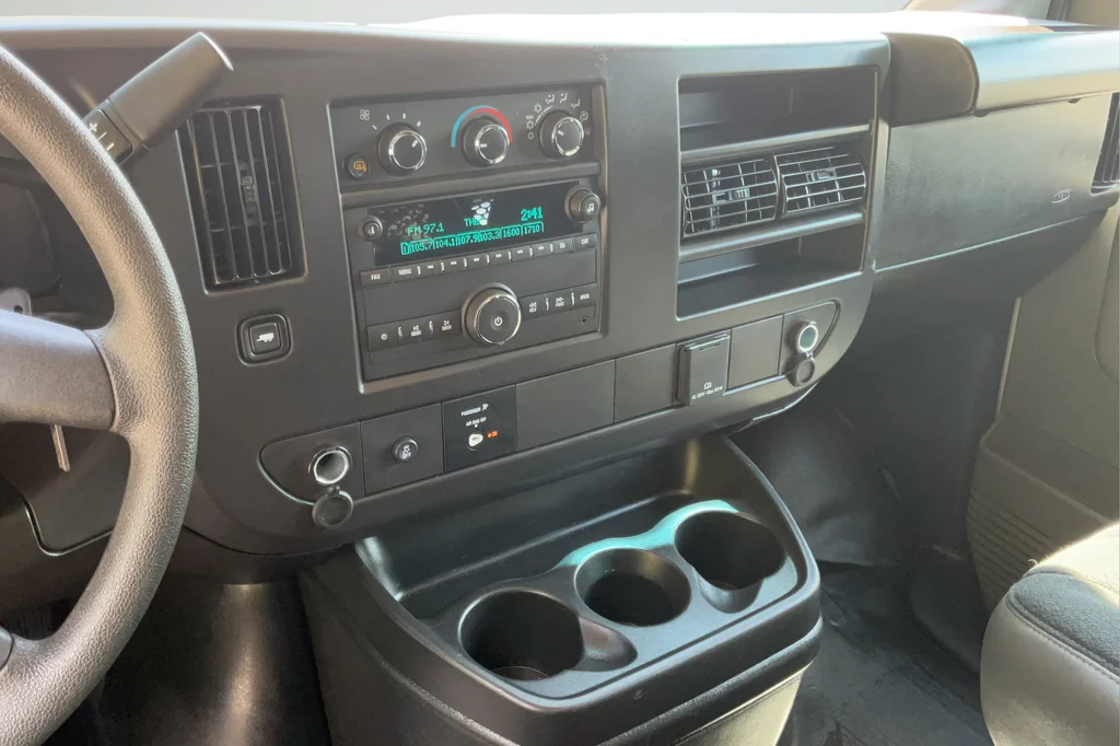 Used 2025 White GMC Work Van image 15