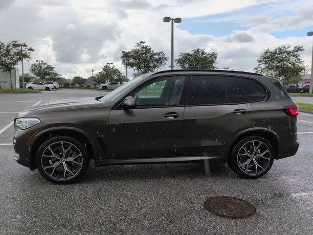 Used 2022 Green BMW xDrive40i image 7