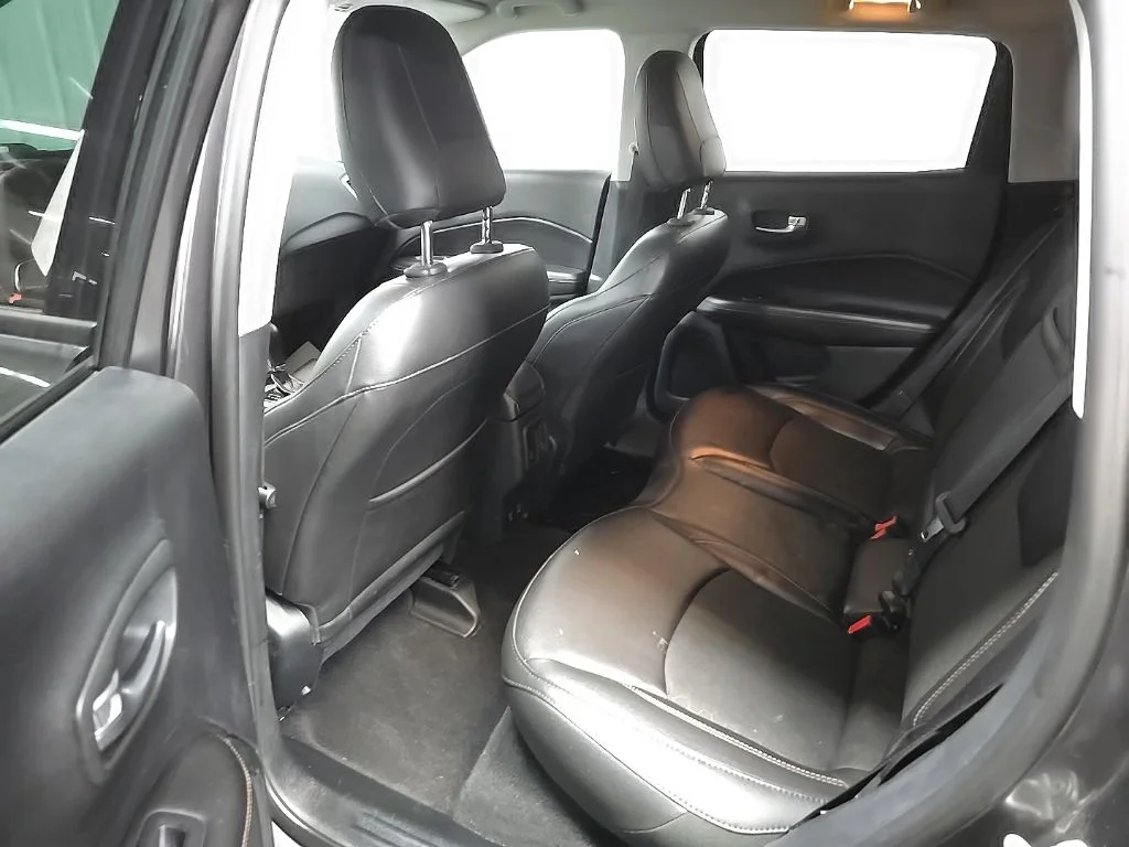 Used 2019 Gray Jeep Latitude image 30
