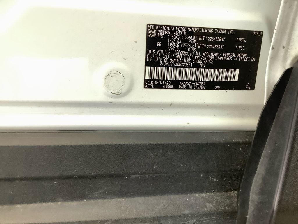 Used 2024 White Toyota XLE image 20