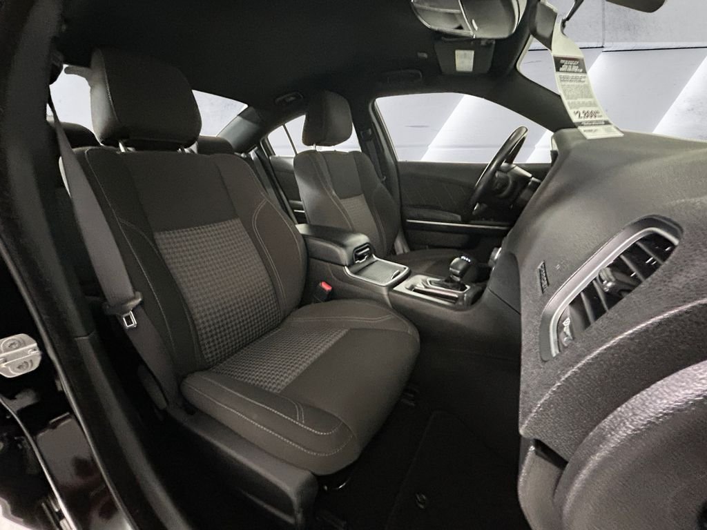 Used 2023 Black Dodge SXT image 9