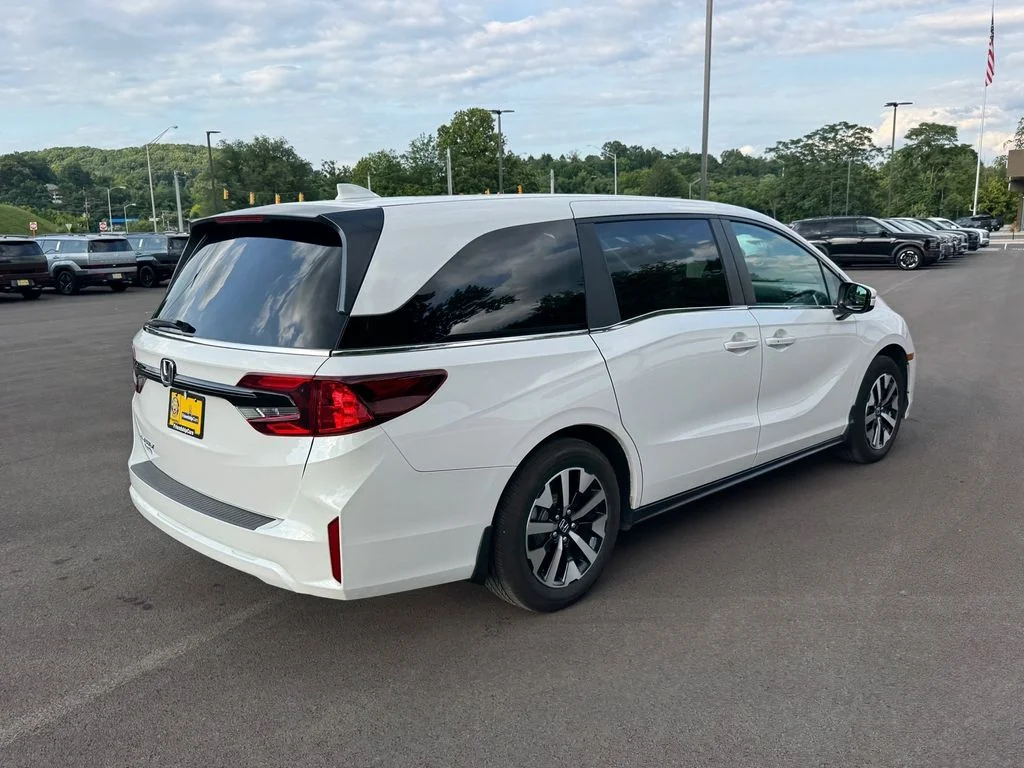 Used 2025 White Honda EX-L image 4